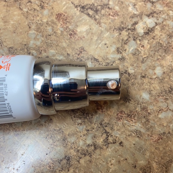 Suntegrity 5-in-1 tinted moisturizer - Picture 4 of 4